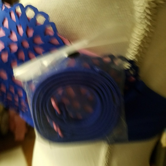 NWOT blue and pink bikini top with shoulder straps - Picture 2 of 3